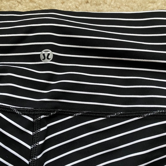 lululemon wunder under stripe leggings 19" 4 - Picture 2 of 3
